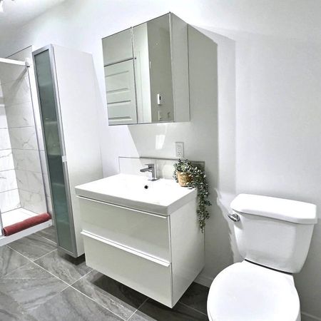 5 1/2 1880$ construction récente - Photo 4