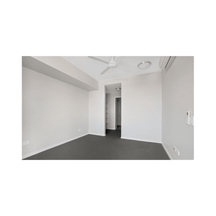 Stylish Modern Apartment in West Mackay - Photo 1