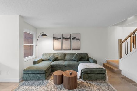 Adelaide Street West - Photo 3