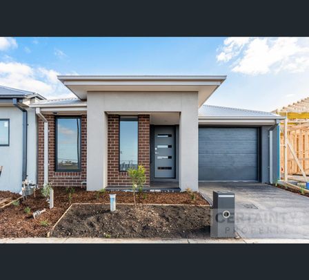 6 Lath Place, Strathtulloh, Vic 3338 - Photo 1