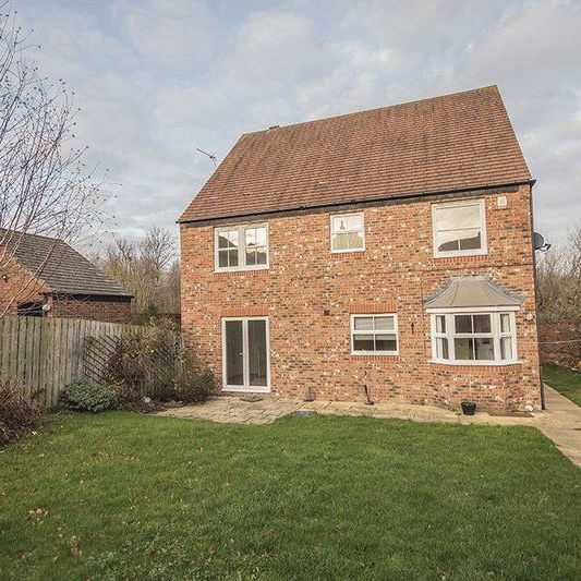 4 bedroom detached house to rent - Photo 1