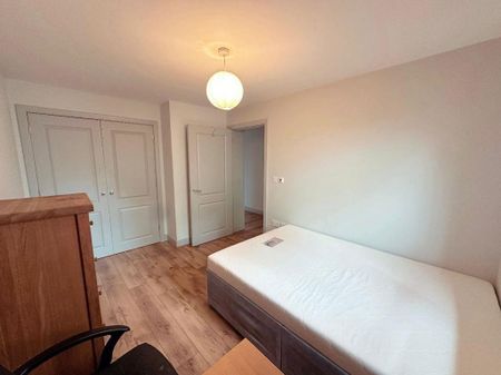 3 bedroom flat to rent - Photo 5