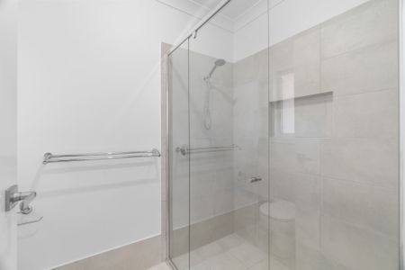 Brand New Flat with Parking & Outdoor Living - Photo 3