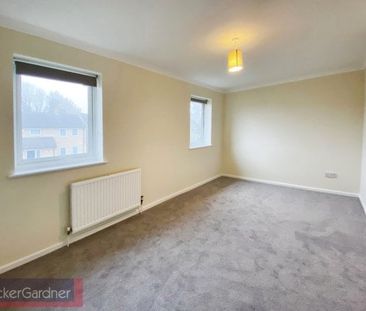 Melvin Way, Histon - Photo 1