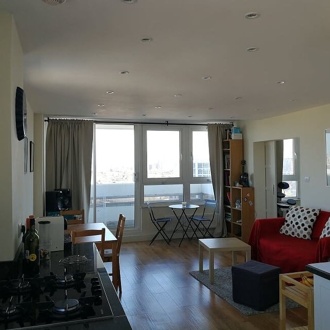 1 Bed Flat, Salmon Lane, E14 - Photo 1