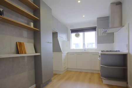 Low-Maintenance Living in a Vibrant City Fringe Pocket - Photo 5