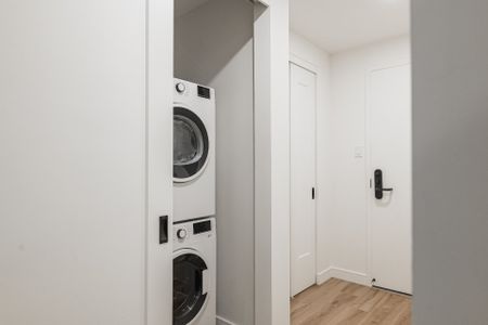 Condo for rent, Montréal (Ville-Marie) - Photo 2