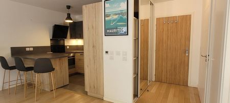 Location Appartement 2 pièces 43m² ISSY LES MOULINEAUX 92130 - Photo 2