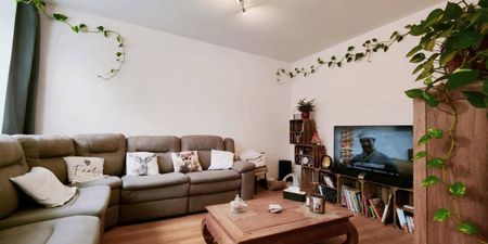 Appartement te huur in Saint-Hubert voor € 910 met 3 slaapkamers - Foto 2