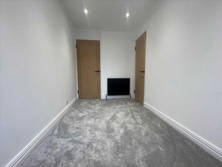 3 bedroom terraced house to rent - Photo 4