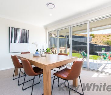 2 Kuraman Close, Macquarie Hills NSW 2285 - House For Rent | Domain - Photo 5