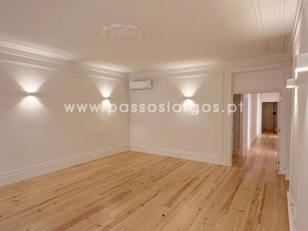 4 room luxury Flat for rent in Lisbon - Photo 2