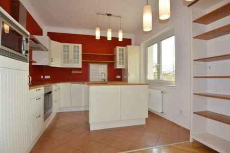 BADEN, Hochstraße 28: direkt am Kurpark gelegen: 3-Zimmer Mietwohnung mit eigenem Garten - direkt vom Wohnzimmer aus (900 Meter in die FuZo) - Photo 2