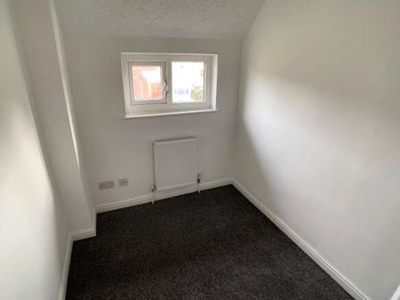 3 bedroom property to rent Croyland Road, Walton, Peterborough, PE4 - Photo 3