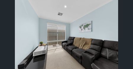 Family Comfort in a Quiet street - Photo 2