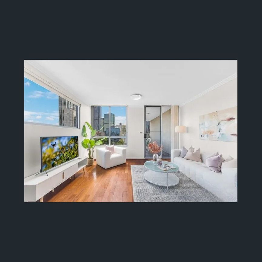 Split level 2 bedroom, 2 bathroom apartment in the heart of Parramatta! - Photo 1