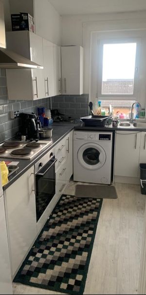 Room in a Shared Flat, Cumlodden Drive, G20 - Photo 1