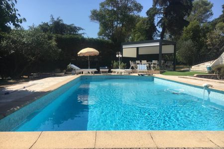 MOUGINS - BELLE VILLA 9 PIÈCES A LOUER MEUBLÉ LONGUE DURÉE - DOMAINE FERMÉ - Photo 4