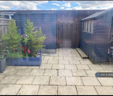 3 bedroom terraced house to rent - Photo 5