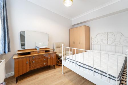 5 bedroom end of terrace house to rent - Photo 4