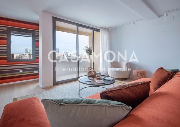 Designer 2 Bedroom Apartment with Balcony and Spectacular Views in Barceloneta