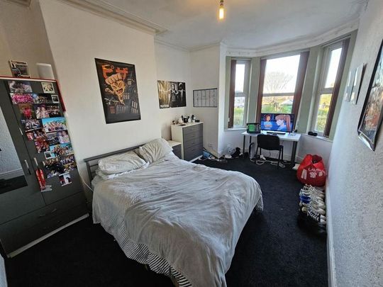 9 bedroom house to rent - Photo 1