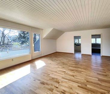Grosszügige 3 1/2-Zimmerwohnung im Dachgeschoss - Photo 1