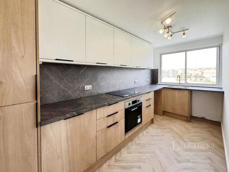 3 bedroom flat to rent - Photo 5