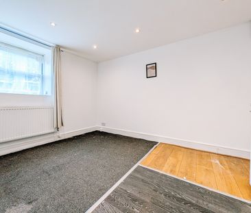 1 Bed Flat, Southwood Road, SE9 - Photo 3