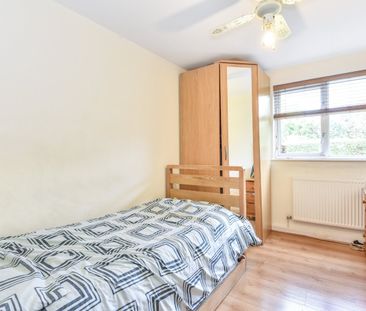Flat to rent - Carholme Road, London, SE23 - Photo 6