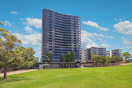 Near New 1 bedroom apartment plus sunny room with stunning views, in the heart of Hurstville for lease - Photo 3