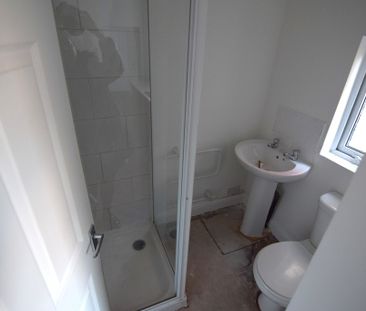 To Let 2 Bed Ground Floor Flat - Photo 6