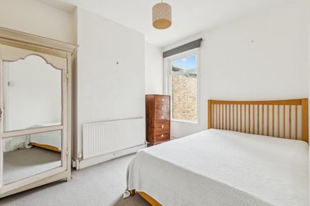 4 bedroom terraced house to rent - Photo 5