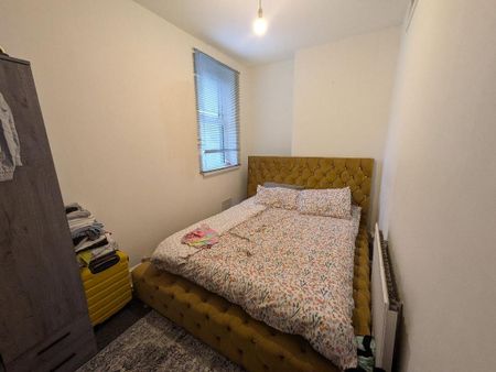1 bedroom flat to rent - Photo 2