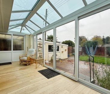 WOW! A fantastic bungalow in a really popular location. With a love... - Photo 1