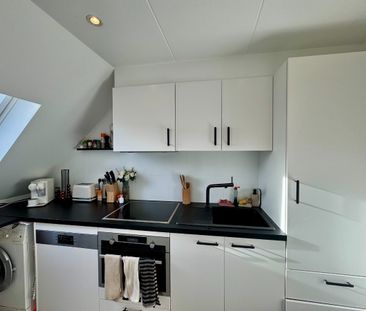 Gerenoveerd appartement met 2 slaapkamers in het centrum - Photo 2