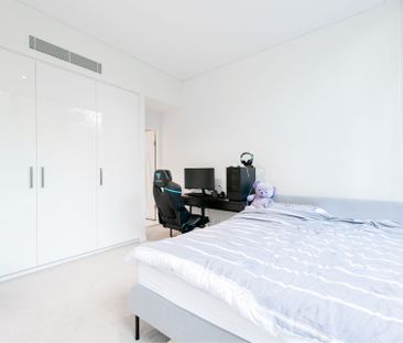 Luxury brand new 1 bedroom+1 large study with door with 2 bathrooms - Photo 5