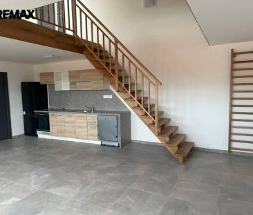 Pronájem mezonetového bytu o dispozici 2+KK ve Slavkově u Brna - Photo 2