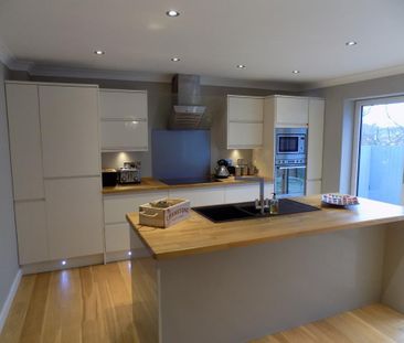 4 bedroom detached house to rent - Photo 6