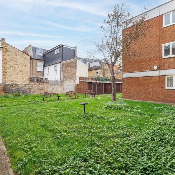1 bedroom flat to rent - Photo 1
