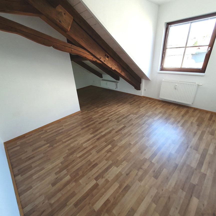 Geförderte Dachgeschosswohnung mit 2 Zimmern - Photo 1