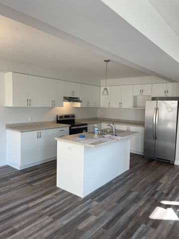 For Lease - 3001 Turner Crescent, London South, Ontario - Photo 5