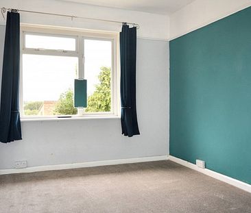 £1,300 PCM - Photo 4