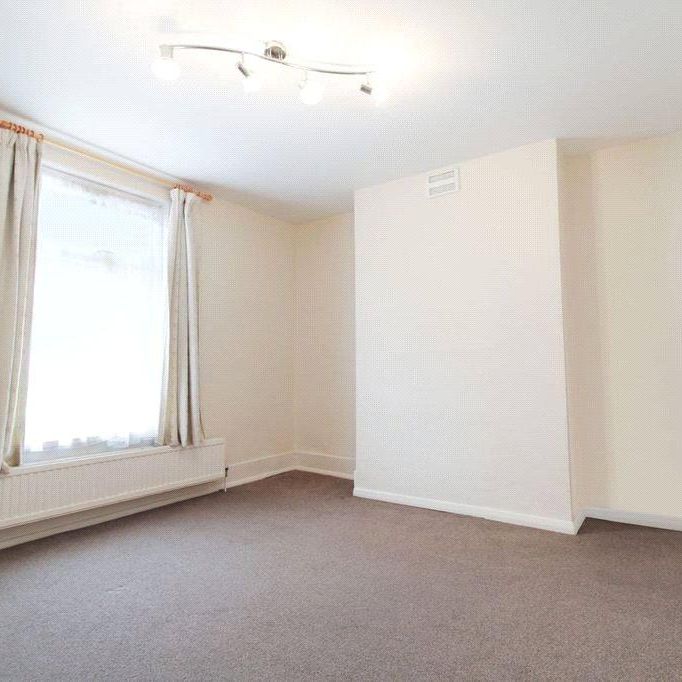 2 bedroom end of terrace house to rent - Photo 1