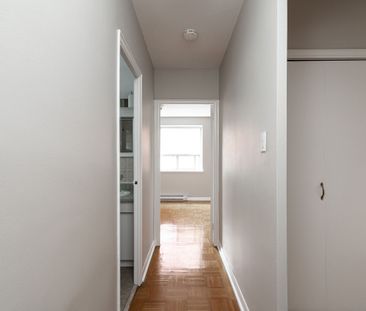 365 Eglinton Avenue East - Photo 6