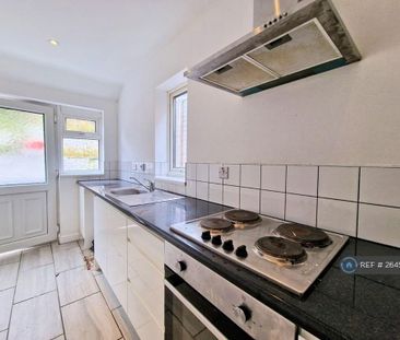 3 bedroom end of terrace house to rent - Photo 6