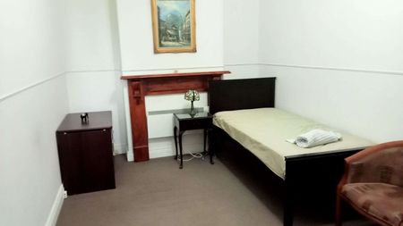 East Melbourne - Photo 3