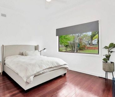 Spacious Family Living in a Convenient Baulkham Hills Location - Photo 3