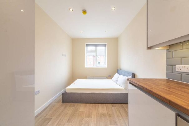 Studio to rent - Photo 1