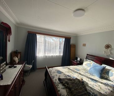 Sunny Two Bedroom Unit - Photo 3